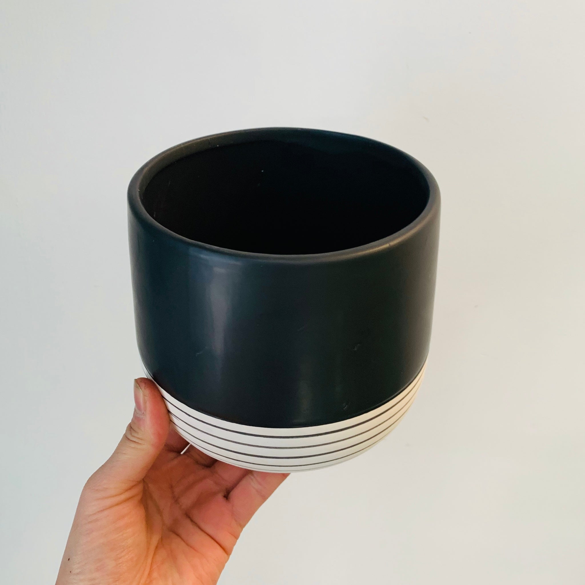 BELLA ceramic pot Striped Base (6”X5.5”)