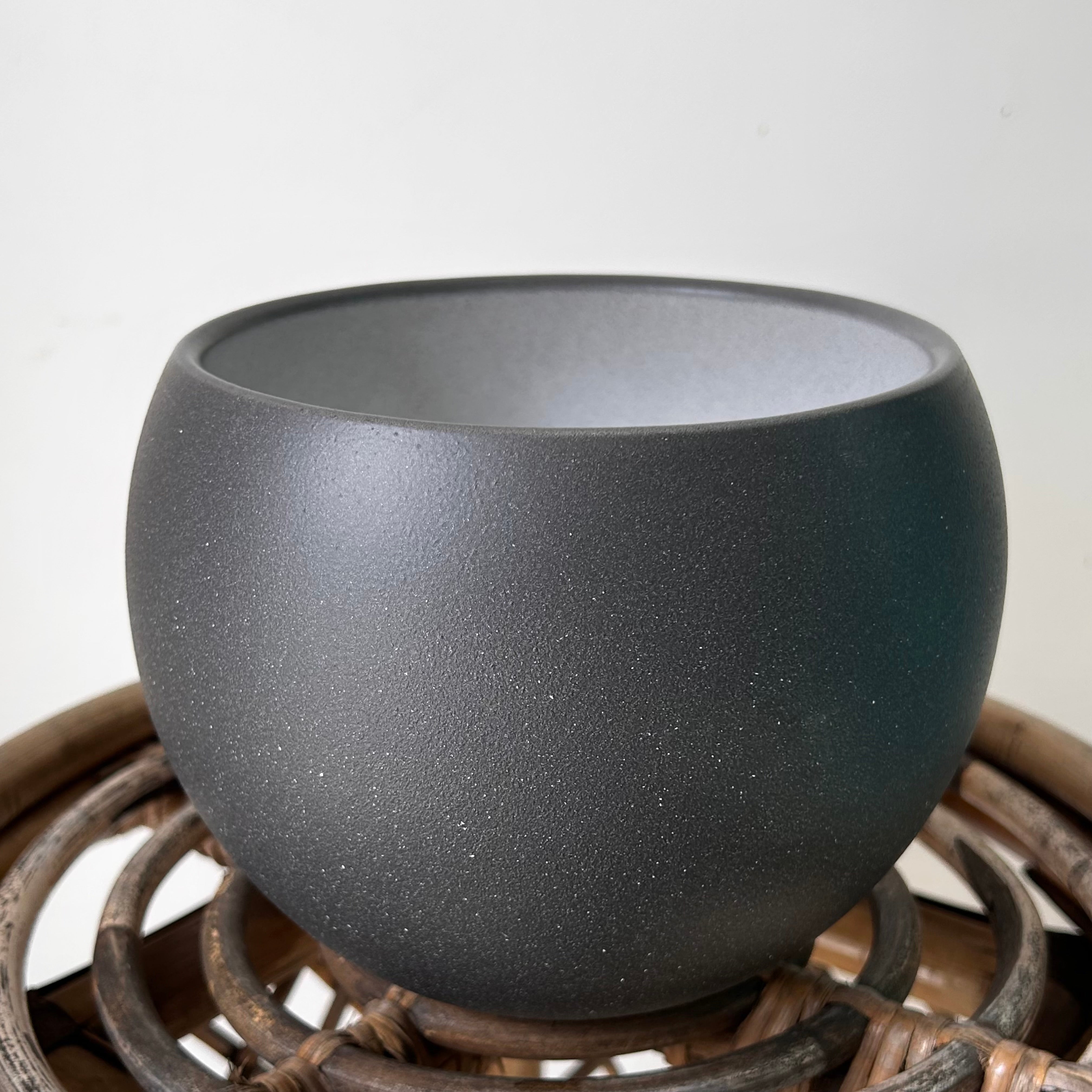 SHILOH Decorative Pot (5.75”x5.5”)textured Graphite